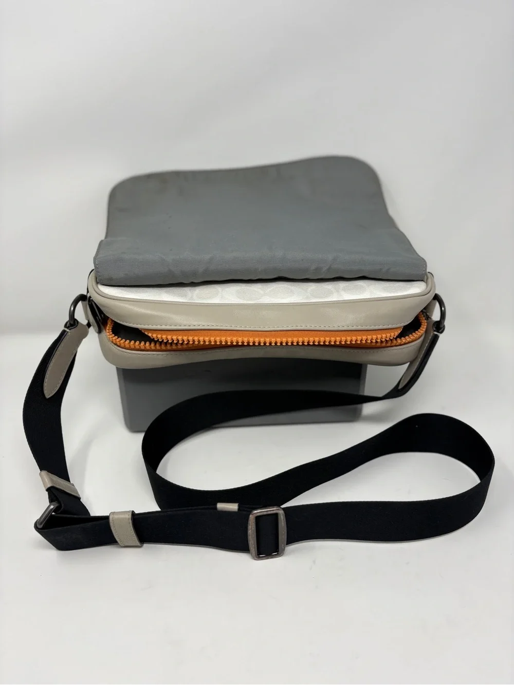 Coach Signature Messenger Crossbody Bag White Gray Orange C8728